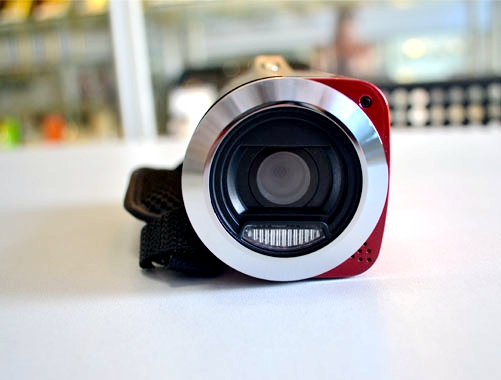 2.7寸高清數(shù)碼攝像機(jī)